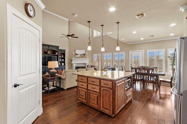 606 Park Drive, Weimar, TX 78962