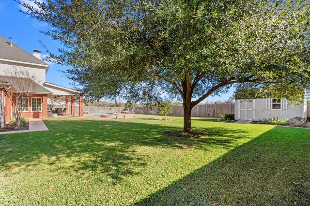 606 Park Drive, Weimar, TX 78962