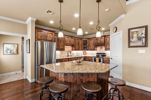 606 Park Drive, Weimar, TX 78962