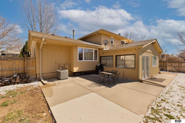 1106 Eldorado Drive, Omaha, NE 68154