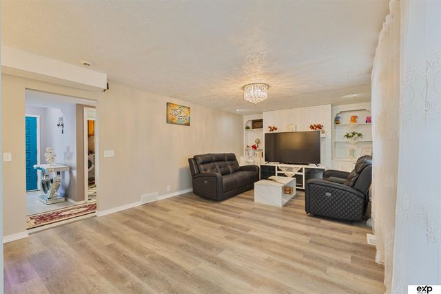 1106 Eldorado Drive, Omaha, NE 68154