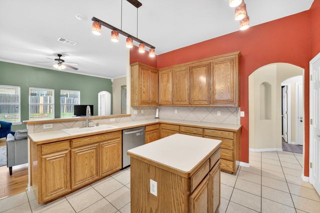 4933 Happy Trail, Fort Worth, TX 76244