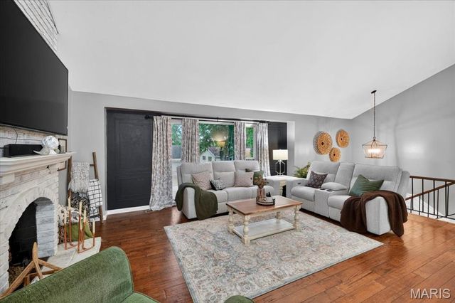 837 Pontoison Drive, Manchester, MO 63021