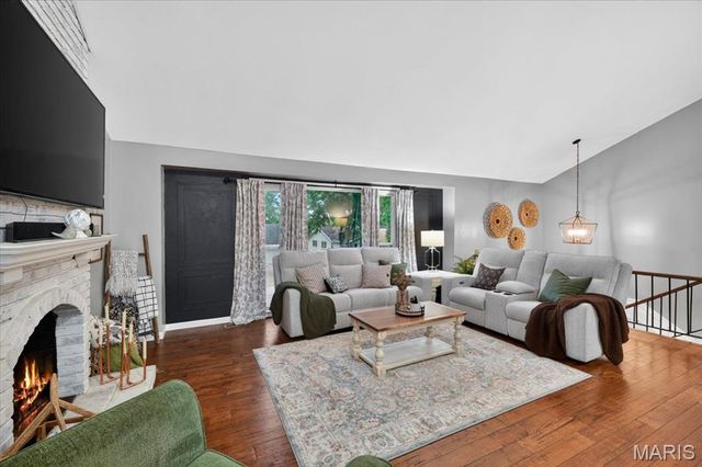837 Pontoison Drive, Manchester, MO 63021