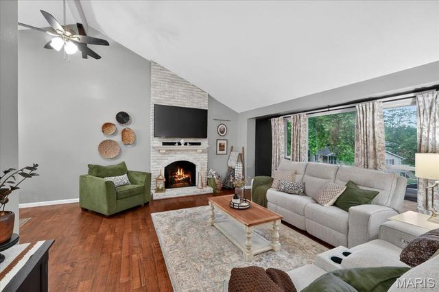 837 Pontoison Drive, Manchester, MO 63021