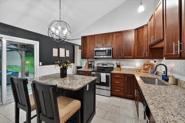 837 Pontoison Drive, Manchester, MO 63021