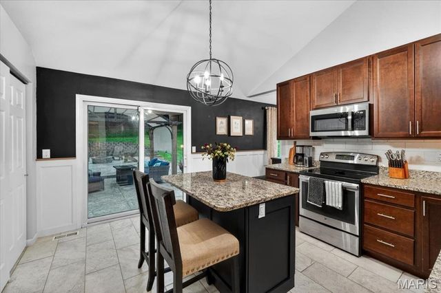 837 Pontoison Drive, Manchester, MO 63021