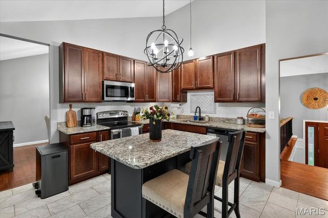 837 Pontoison Drive, Manchester, MO 63021