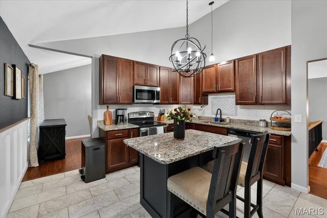 837 Pontoison Drive, Manchester, MO 63021