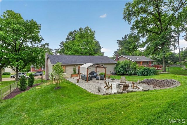 837 Pontoison Drive, Manchester, MO 63021