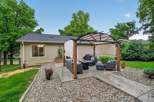 837 Pontoison Drive, Manchester, MO 63021