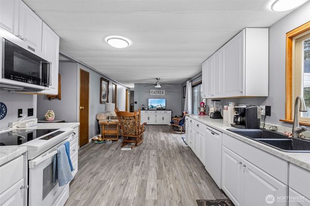 4565 Woodland Circle, Oak Harbor, WA 98277