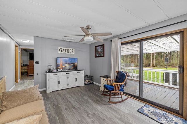 4565 Woodland Circle, Oak Harbor, WA 98277