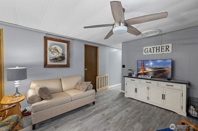 4565 Woodland Circle, Oak Harbor, WA 98277