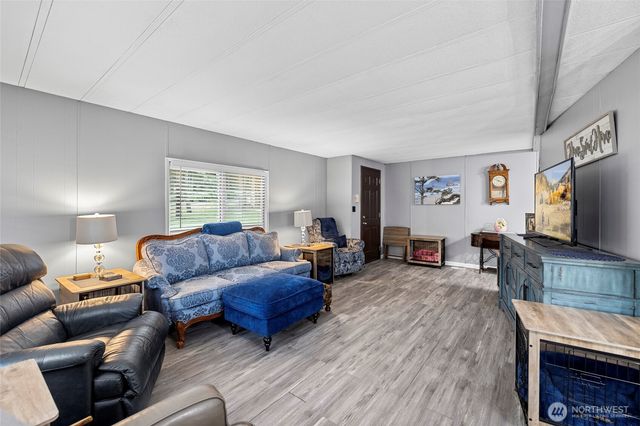 4565 Woodland Circle, Oak Harbor, WA 98277