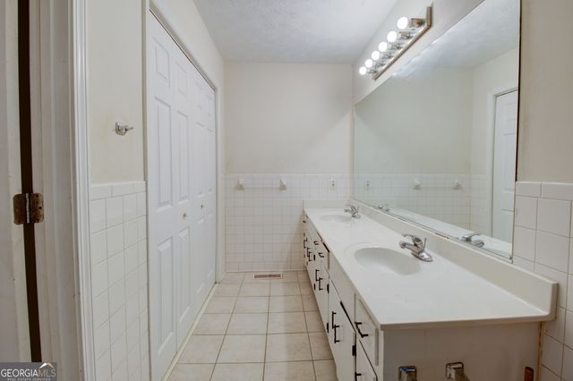 202 E Wright Street, Winder, GA 30680