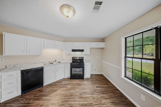 86 Pinedale Circle, Mabelvale, AR 72103