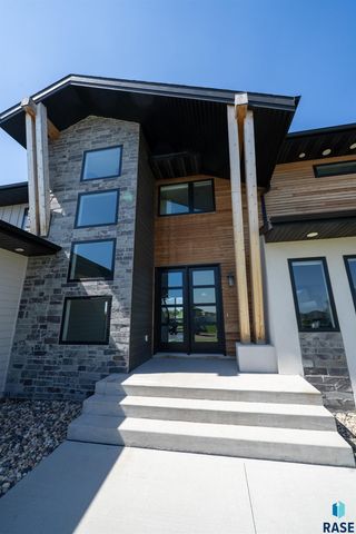 2009 S Firestone Ln Lane, Sioux Falls, SD 57110