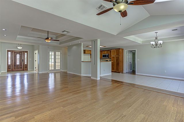 703 Amy CIR, Marble Falls, TX 78654