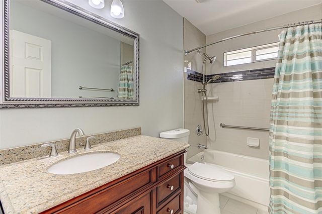 703 Amy CIR, Marble Falls, TX 78654