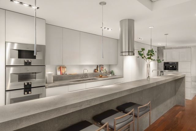 9 MINETTA Street, New York City, NY 10012