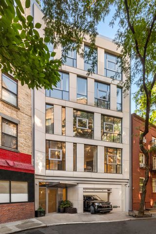 9 MINETTA Street, New York City, NY 10012