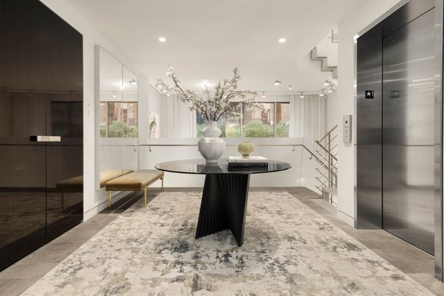 9 MINETTA Street, New York City, NY 10012