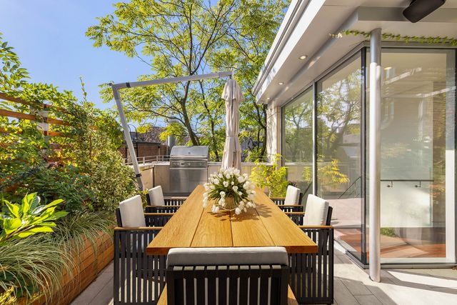 9 MINETTA Street, New York City, NY 10012