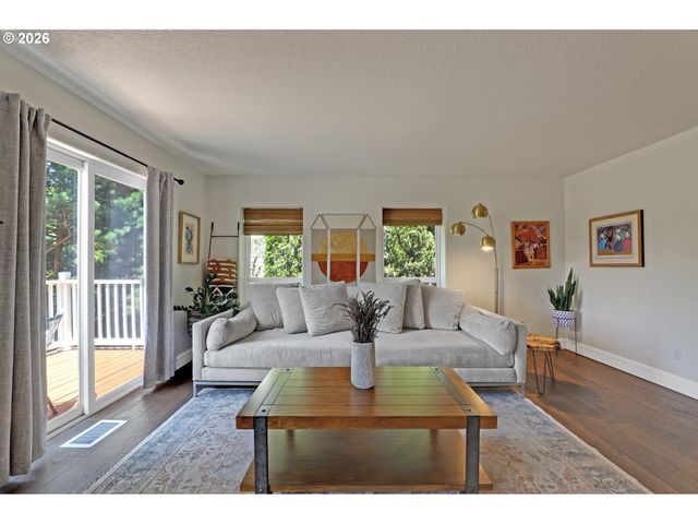 8932 Sw 149TH Pl, Beaverton, OR 97007