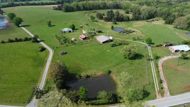 1491 Highway 230, W, Nunnelly, TN 37137