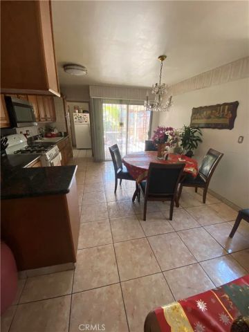 3111 Halldale Ave., Los Angeles, CA 90018