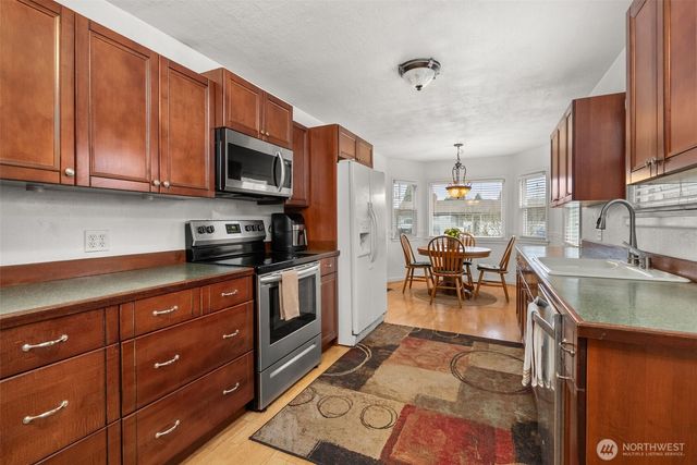 1314 Rainier Street, Sumner, WA 98390