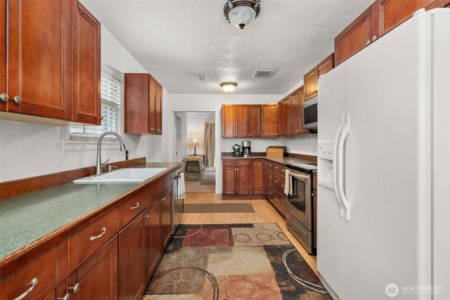 1314 Rainier Street, Sumner, WA 98390