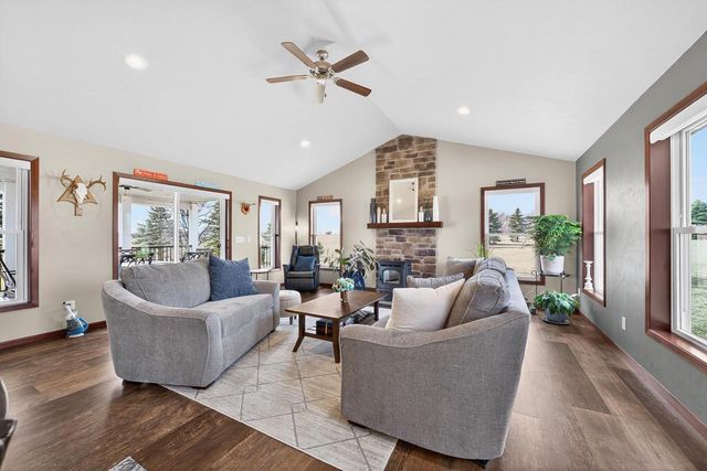 W7122 HILLVIEW ROAD, Greenville, WI 54942
