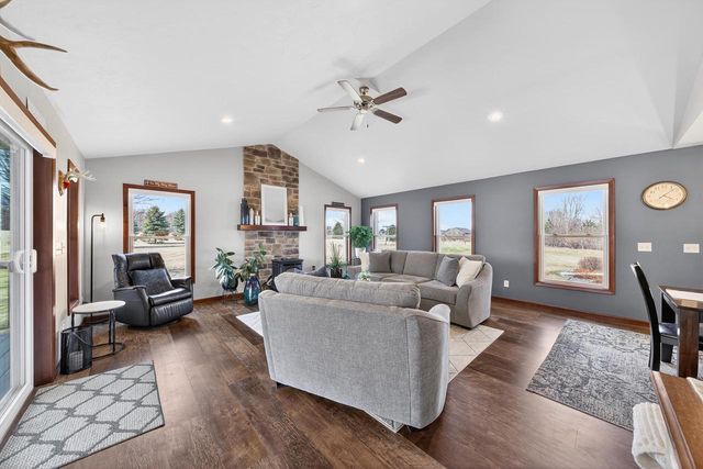 W7122 HILLVIEW ROAD, Greenville, WI 54942