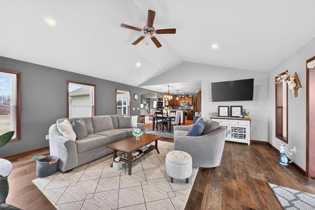 W7122 HILLVIEW ROAD, Greenville, WI 54942
