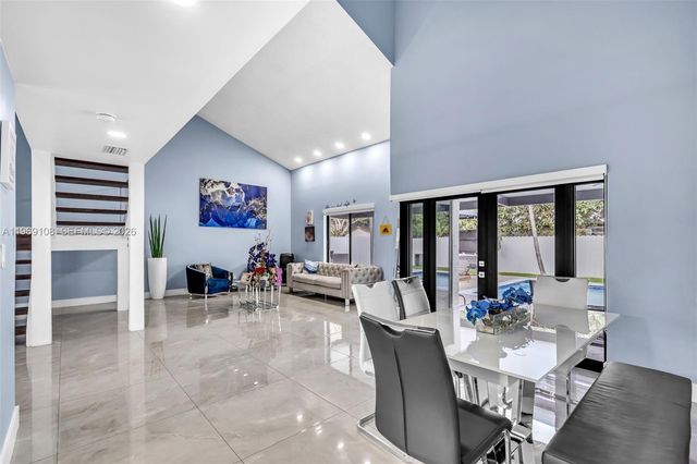 6325 NW 200th St, Hialeah, FL 33015