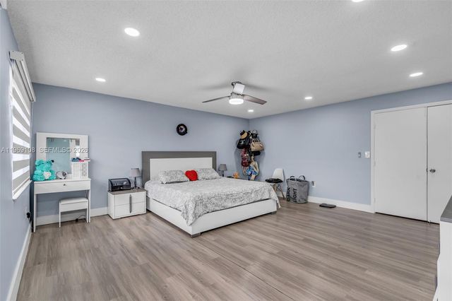 6325 NW 200th St, Hialeah, FL 33015