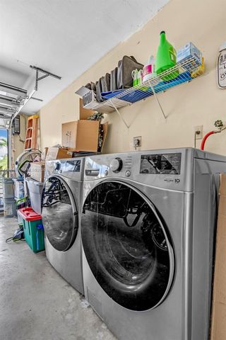 6325 NW 200th St, Hialeah, FL 33015