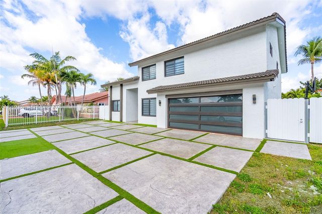 6325 NW 200th St, Hialeah, FL 33015