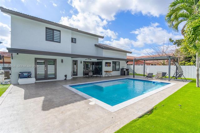 6325 NW 200th St, Hialeah, FL 33015