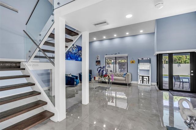 6325 NW 200th St, Hialeah, FL 33015