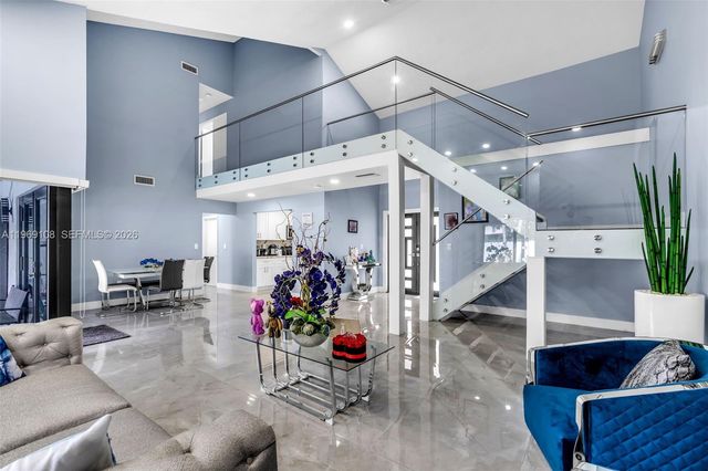 6325 NW 200th St, Hialeah, FL 33015