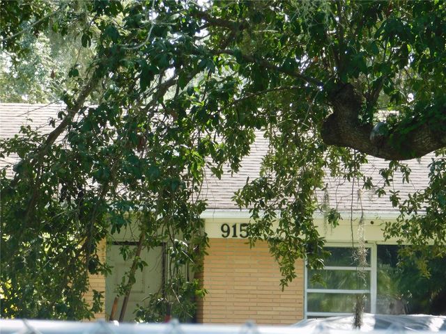 915 E CLAY AVENUE, Brandon, FL 33510