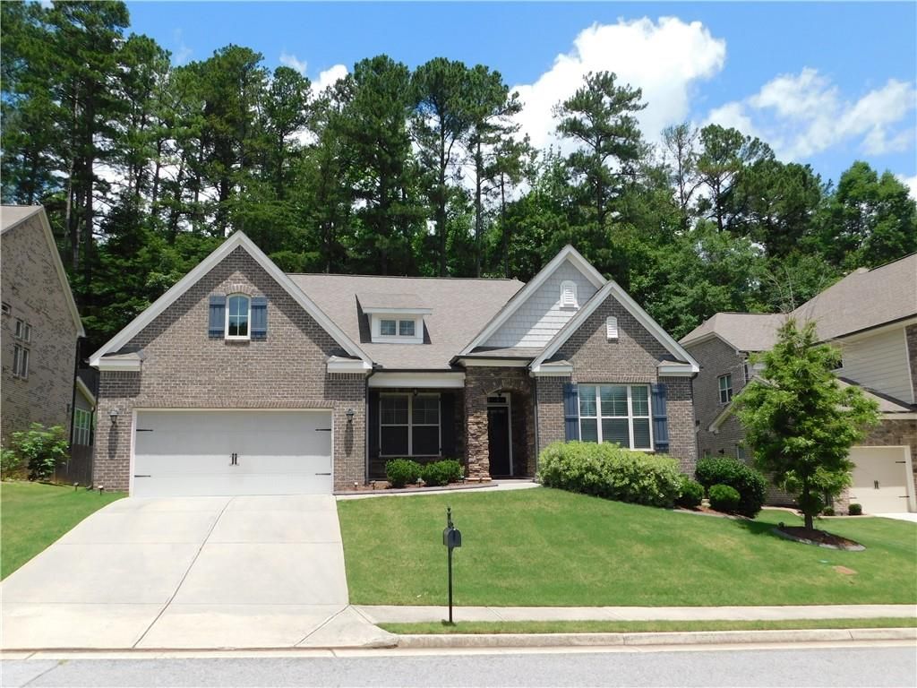 330 La Perla Drive, Sugar Hill, GA 30518