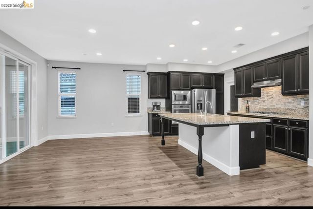 8461 Pinehollow Cir, Discovery Bay, CA 94505