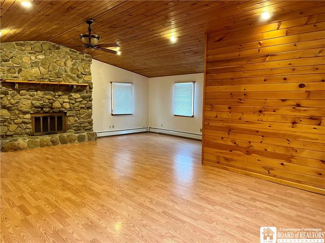 2323 West Lake Road, Busti, NY 14710