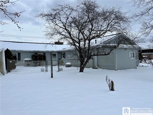 2323 West Lake Road, Busti, NY 14710