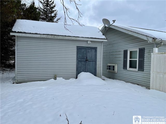 2323 West Lake Road, Busti, NY 14710