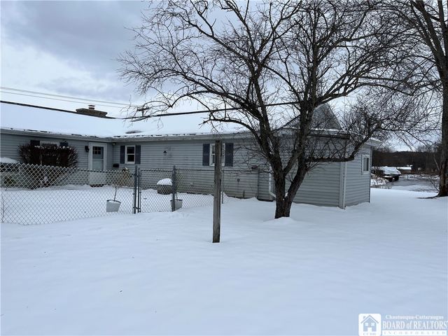 2323 West Lake Road, Busti, NY 14710